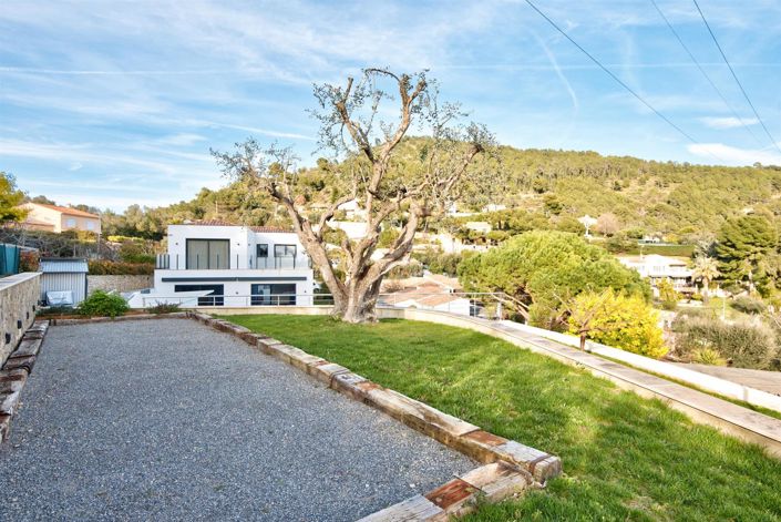 Image No.9-4 Bed House for sale