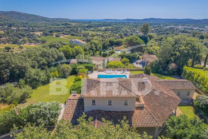 Image No.1-8 Bed House for sale