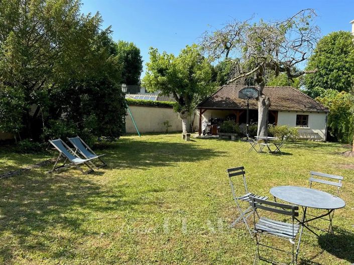 Image No.1-6 Bed House for sale