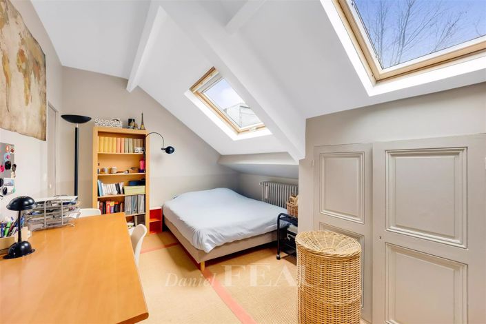 Image No.13-6 Bed House for sale