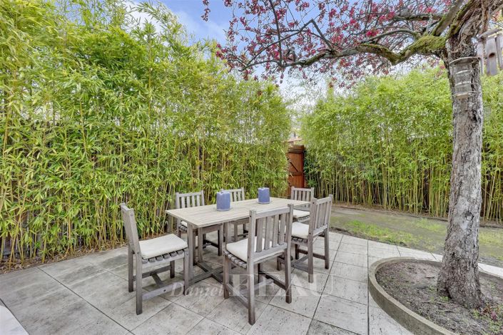 Image No.15-6 Bed House for sale