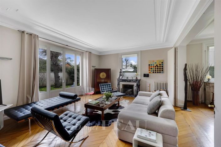 Image No.3-6 Bed House for sale