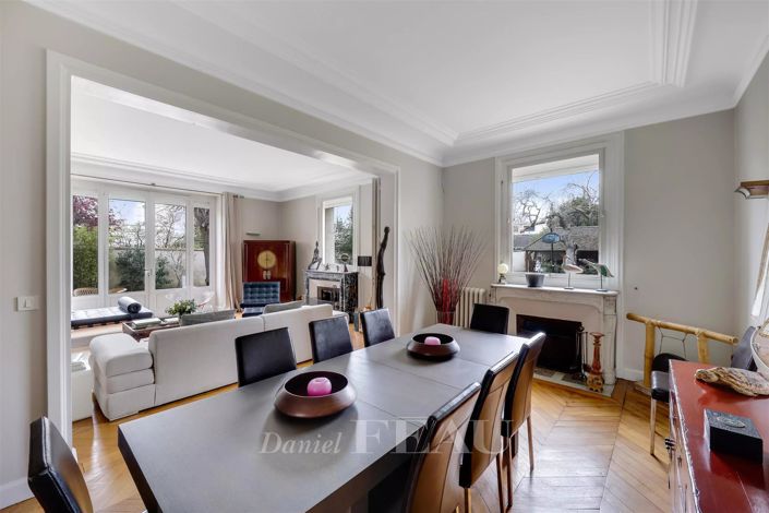 Image No.7-6 Bed House for sale