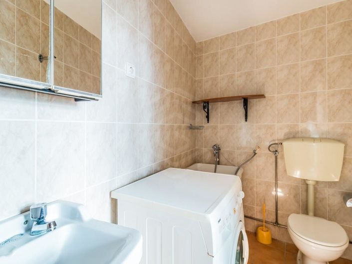 Image No.10-7 Bed House for sale