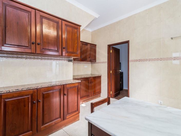 Image No.17-7 Bed House for sale