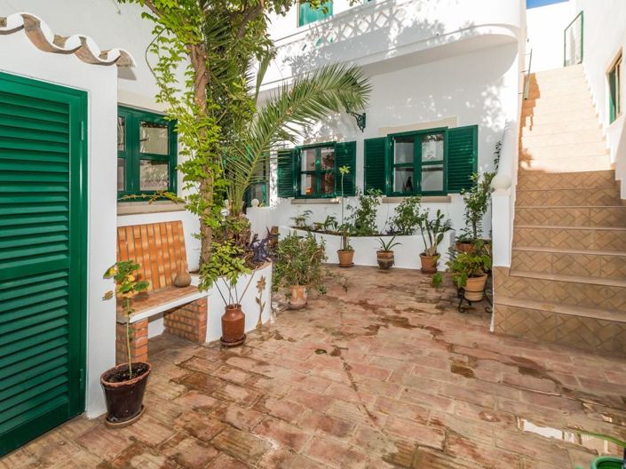 Image No.2-7 Bed House for sale