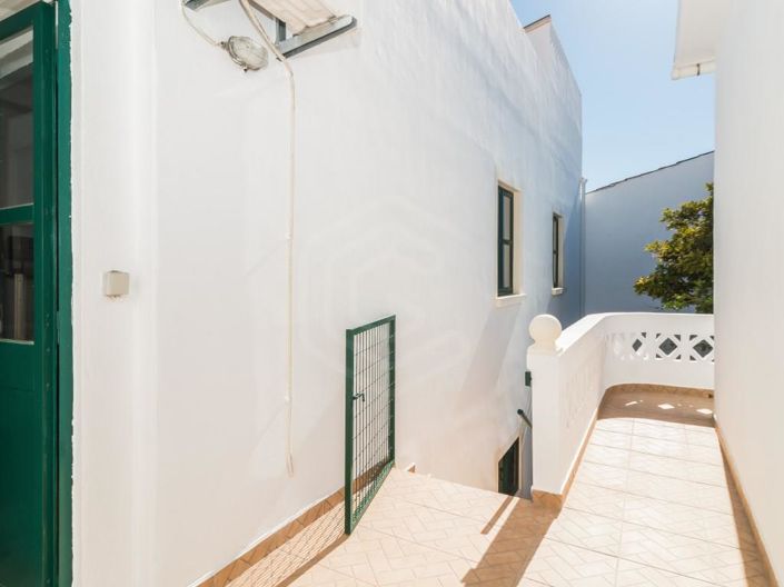 Image No.20-7 Bed House for sale