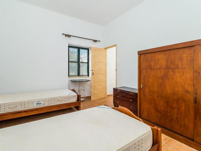 Image No.24-7 Bed House for sale