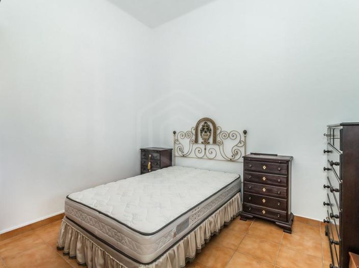 Image No.27-7 Bed House for sale