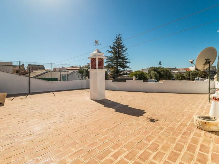 Image No.36-7 Bed House for sale