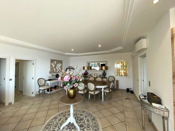 Image No.11-8 Bed House for sale