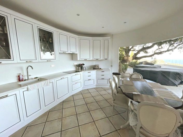 Image No.12-8 Bed House for sale