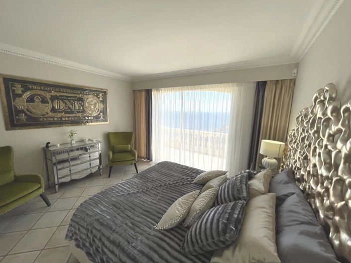 Image No.13-8 Bed House for sale