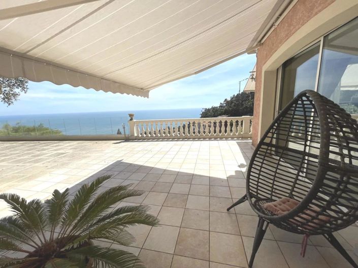 Image No.6-8 Bed House for sale