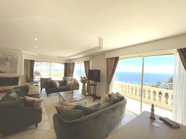 Image No.7-8 Bed House for sale