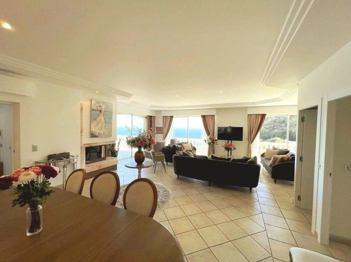 Image No.9-8 Bed House for sale