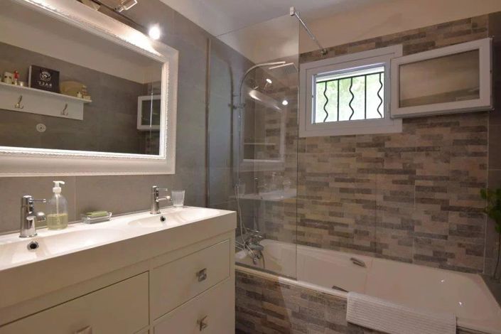 Image No.11-3 Bed House for sale