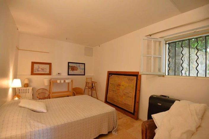 Image No.17-3 Bed House for sale