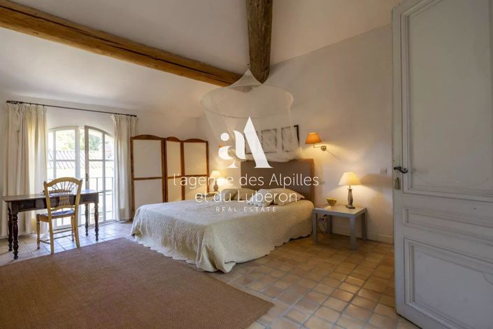 Image No.35-10 Bed House for sale