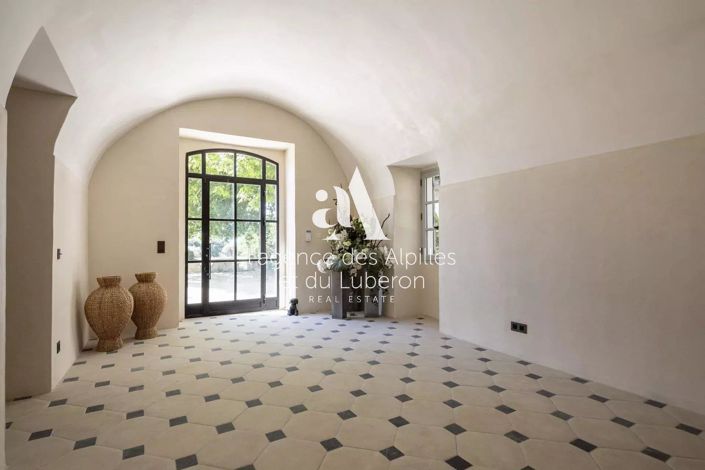 Image No.10-9 Bed House for sale