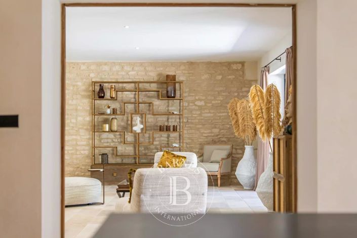 Image No.11-6 Bed House for sale