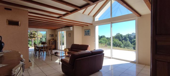 Image No.6-4 Bed House for sale