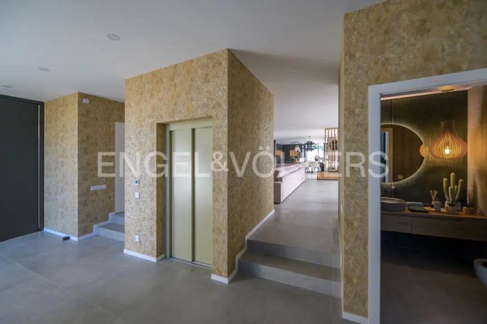 Image No.10-5 Bed House for sale