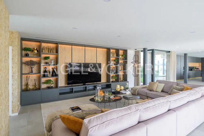 Image No.14-5 Bed House for sale