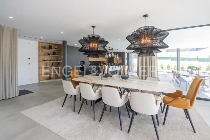 Image No.16-5 Bed House for sale