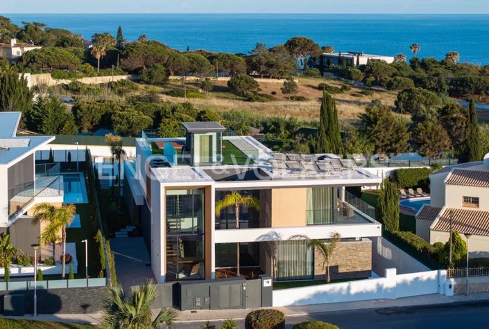 Image No.2-5 Bed House for sale