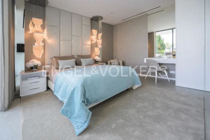 Image No.25-5 Bed House for sale