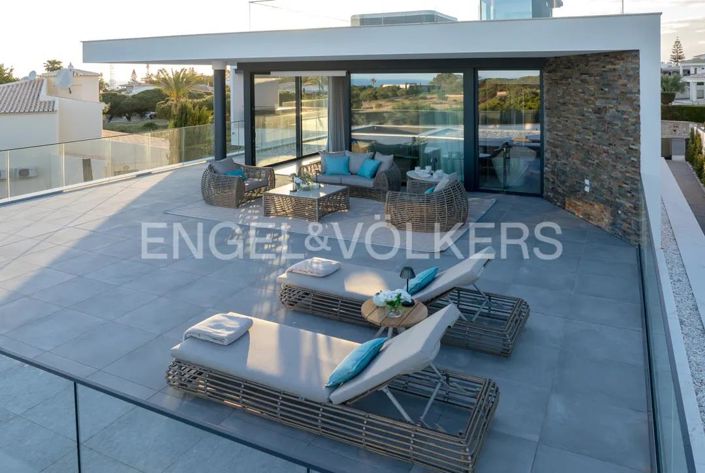 Image No.35-5 Bed House for sale