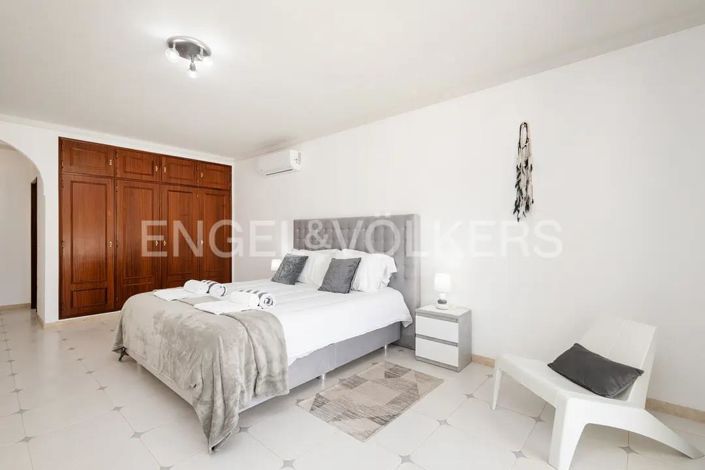 Image No.15-7 Bed House for sale
