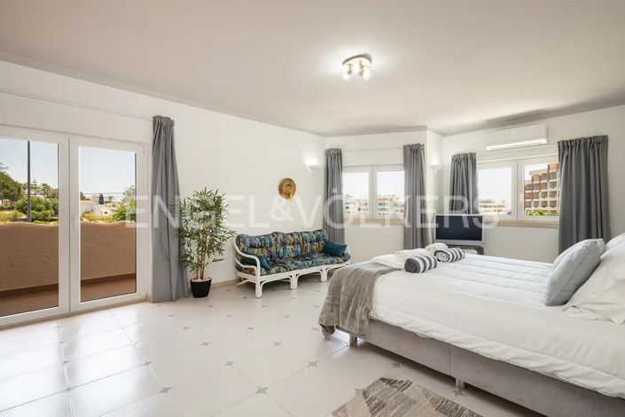 Image No.21-7 Bed House for sale