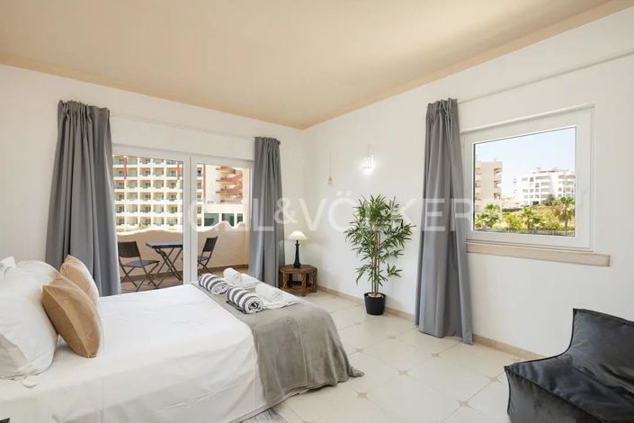 Image No.27-7 Bed House for sale