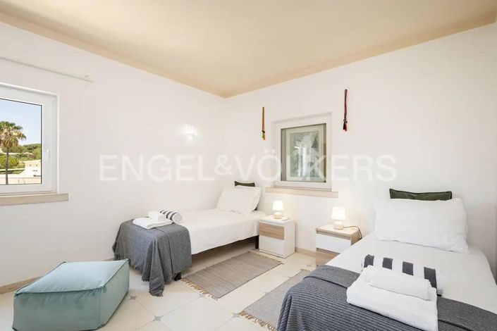 Image No.34-7 Bed House for sale