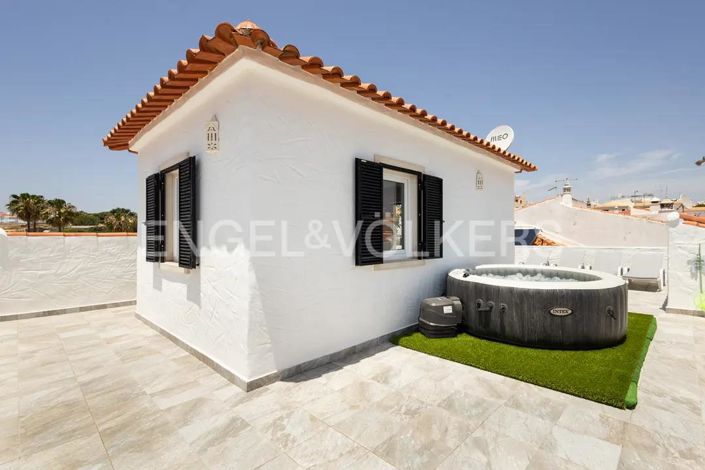 Image No.49-7 Bed House for sale