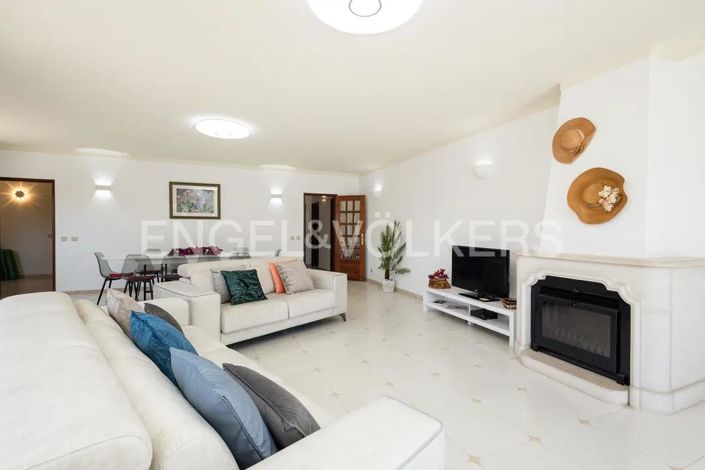 Image No.6-7 Bed House for sale