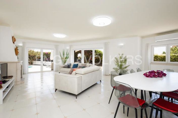 Image No.7-7 Bed House for sale