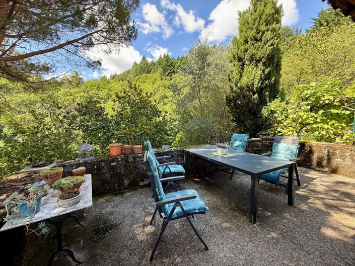 Image No.11-5 Bed House for sale