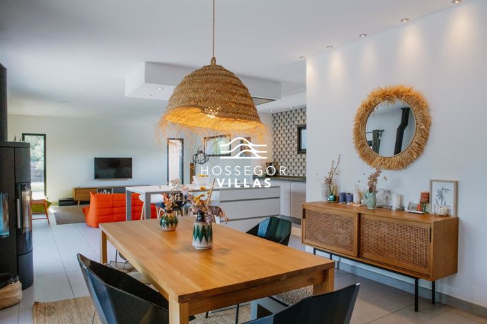 Image No.5-4 Bed House for sale