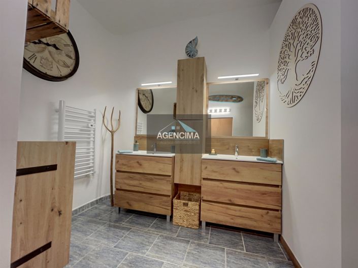 Image No.8-2 Bed House for sale