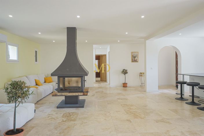 Image No.13-5 Bed House for sale