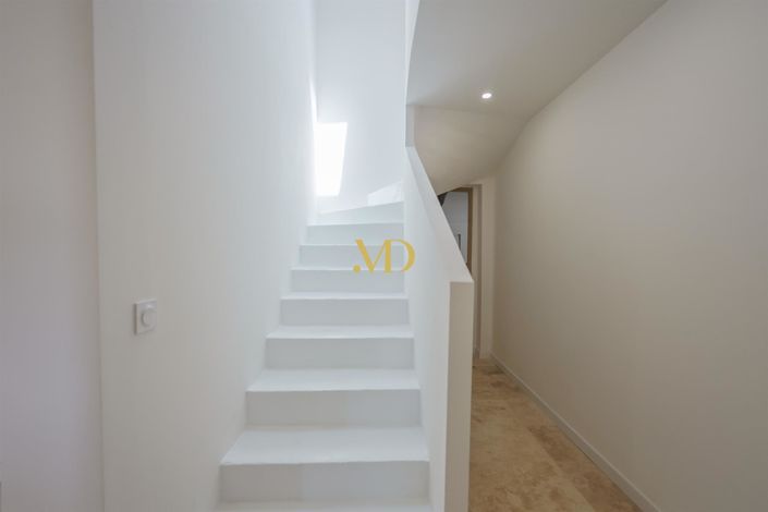 Image No.17-5 Bed House for sale