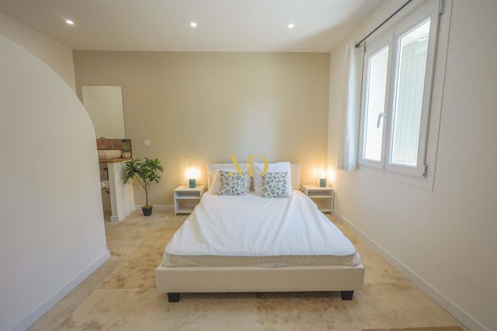 Image No.19-5 Bed House for sale