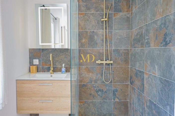 Image No.20-5 Bed House for sale