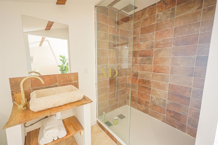 Image No.24-5 Bed House for sale