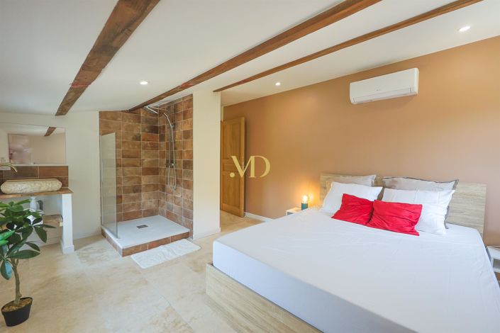 Image No.26-5 Bed House for sale