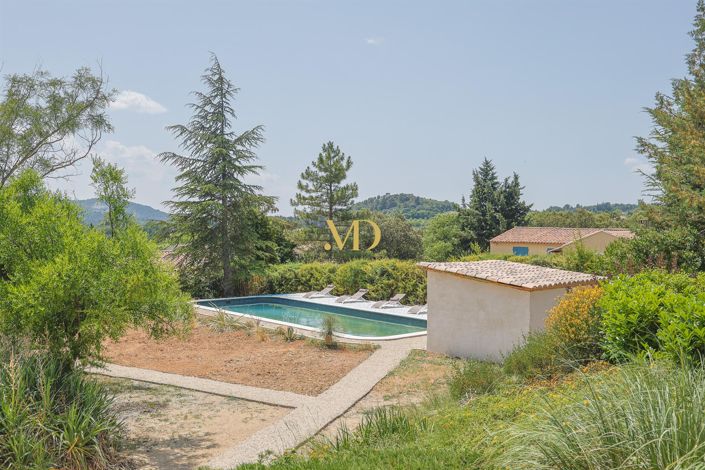 Image No.6-5 Bed House for sale