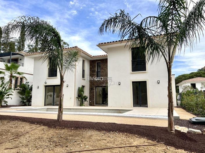 Image No.1-4 Bed House for sale